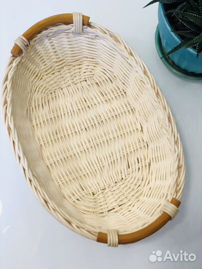 Корзина плетеная из ротанга, белая