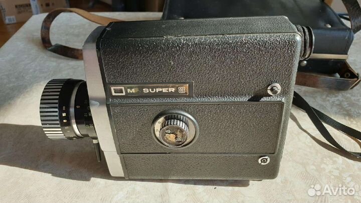 Кинокамера Ломо