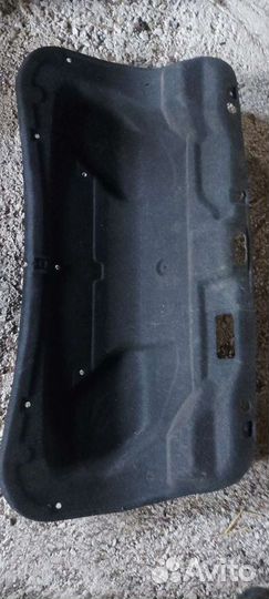 Обшивка крышки багажника Nissan Skyline v35