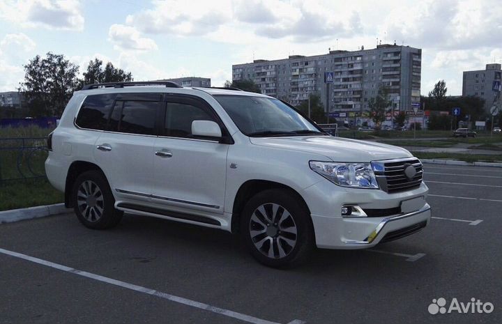 Land Cruiser 200 08-15 Рестайлинг бампер 16+ D7SF9