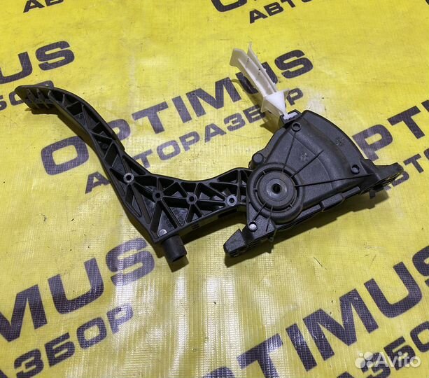 Педаль газа Skoda Octavia Tour A4