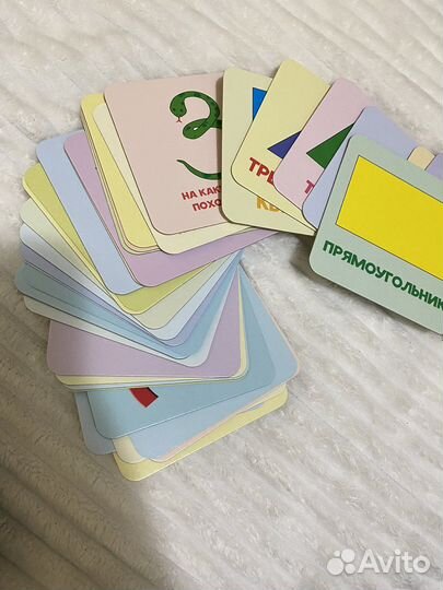 Детский туалетный столик с зеркалом и стулом