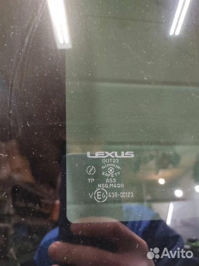 Люк в сборе Lexus RX300 (MCU15) 2002