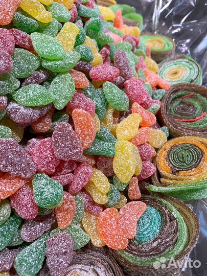 Продавец консультант в магазин сладостей