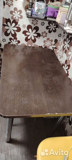 Кухонный стол