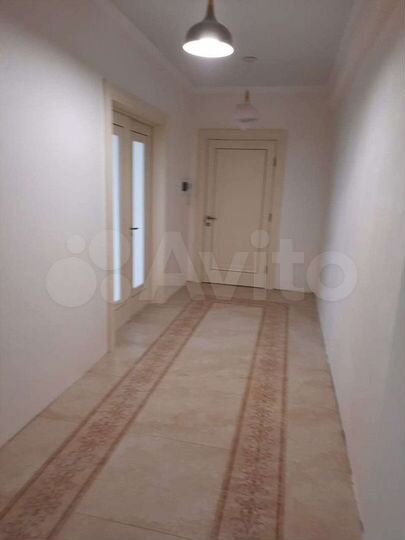 2-к. квартира, 102 м², 4/6 эт.