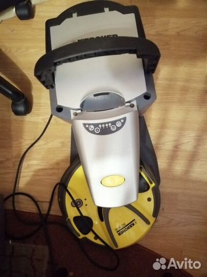Умный робот, пылесос Karcher, в хорошем состоянии