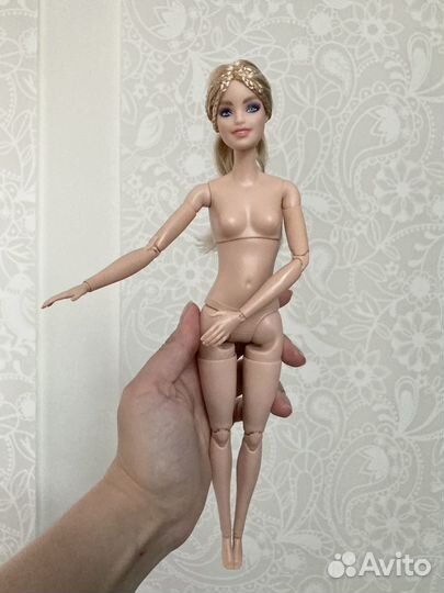 Тело Барби. Йога. Нэко