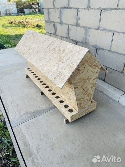 Бункерная кормушка для кур