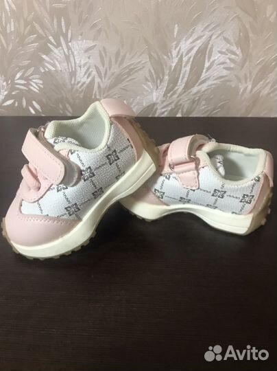 Кроссовки детские