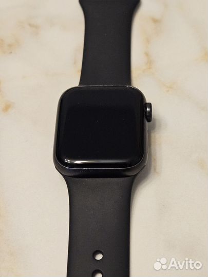 Apple watch SE 40mm + чехол