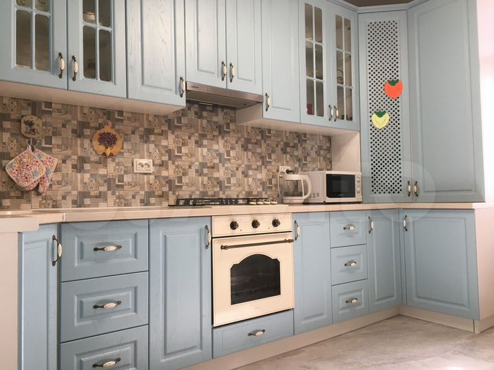 2-к. квартира, 54 м², 2/18 эт.