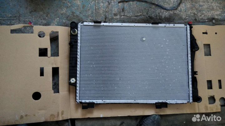 Радиатор на мерседес