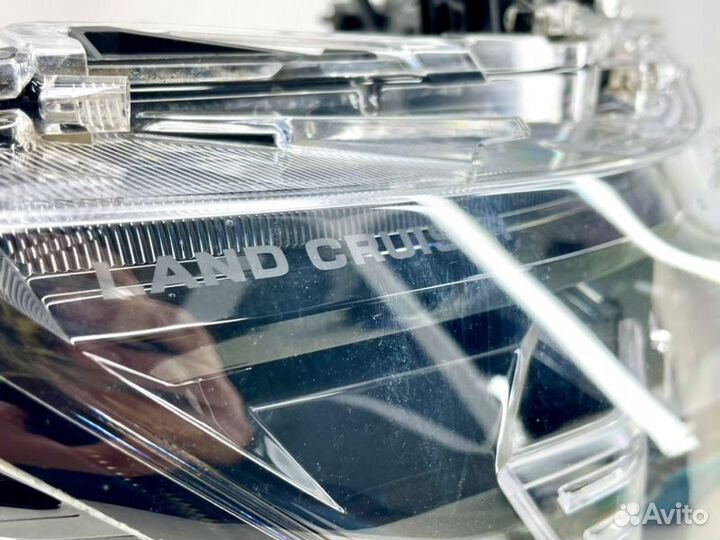 Фара передняя правая Toyota Prado 150 2.8D 2020