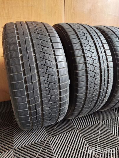 Triangle Snowlink TWT02 245/40 R20 и 275/35 R20