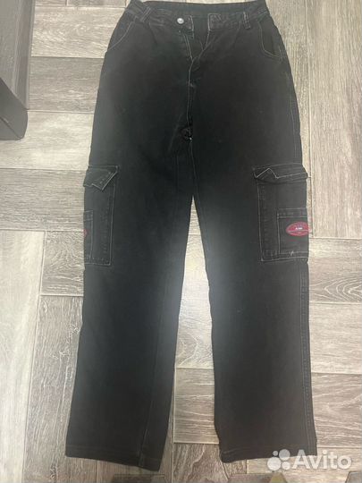 Джинсы с карманами