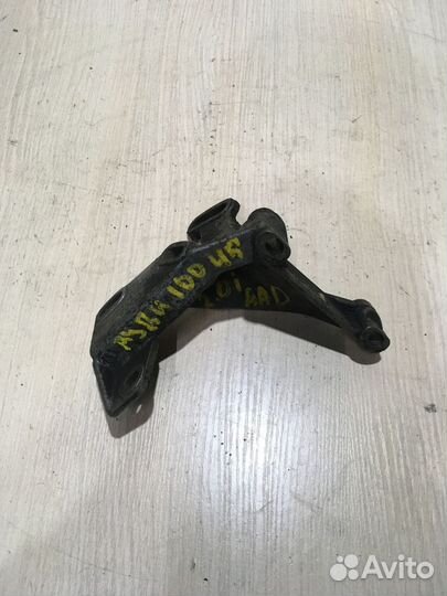 Кронштейн гидроусилителя Ауди 100 С4