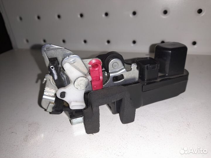 Chrysler Sebring / Dodge Stratus Замок двери Новый