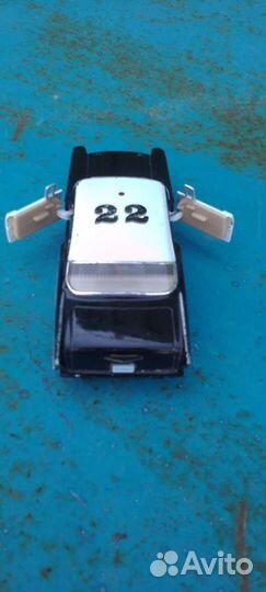 Машинка моделька