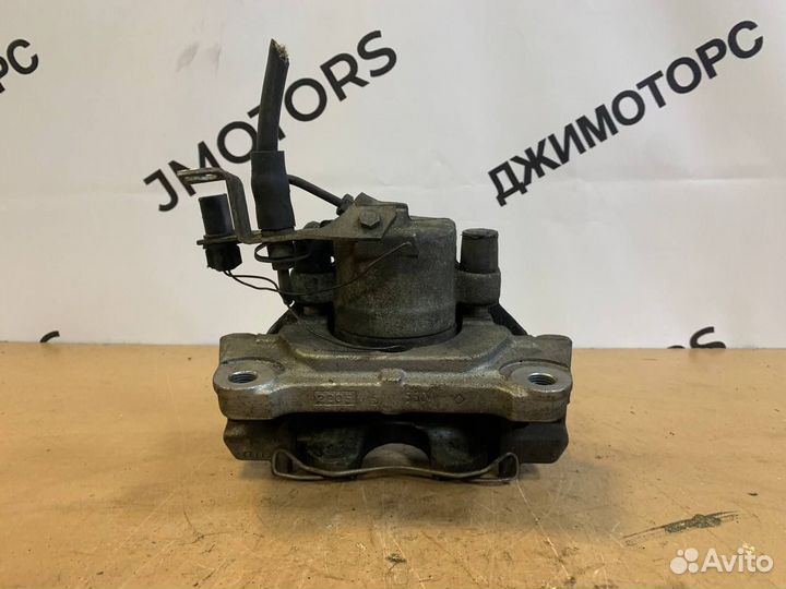 Суппорт тормозной, передний левый audi A4 B7