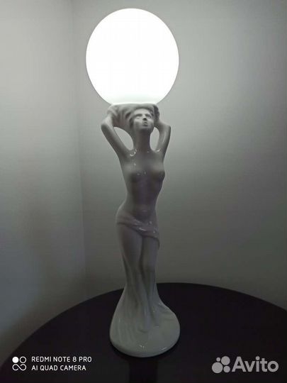 Статуэтка светильник