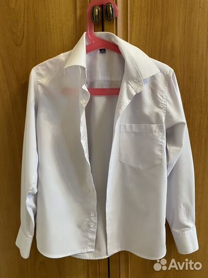 Рубашки белые для мальчика 116-122 р