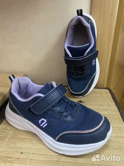 Кроссовки детские