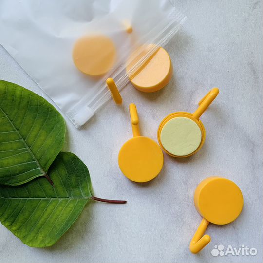 Желтые крючки самоклеющиеся для кухни, ванной