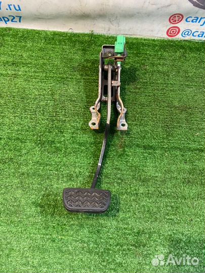 Педаль тормоза(2) Toyota Vitz NSP135 1NR 2016