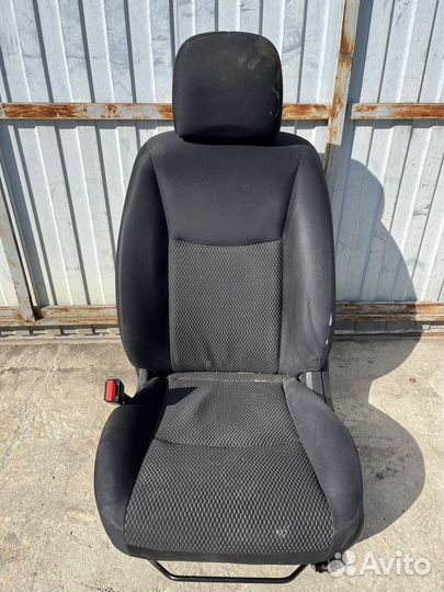 Сидения на ниссан сентро B17