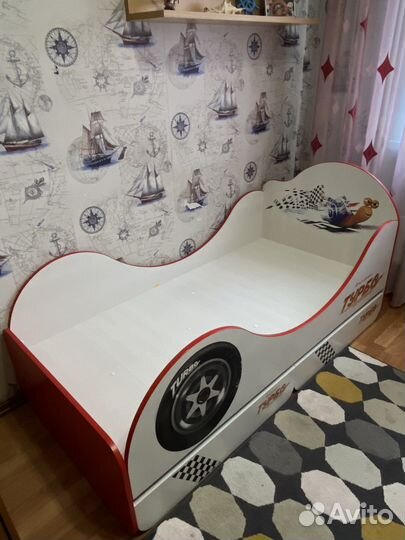 Детская кровать машина с матрасом