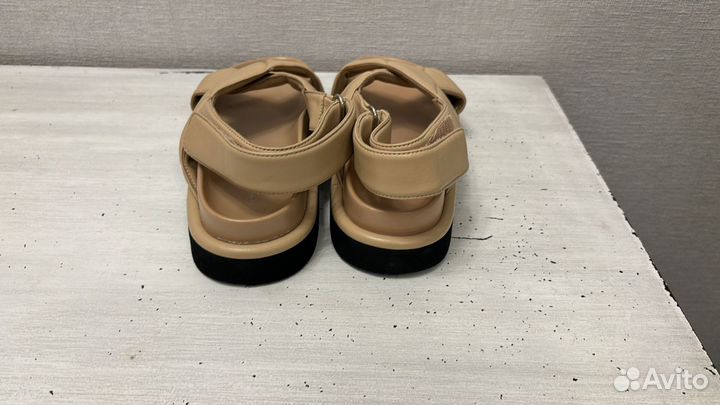 Сандали 38 р