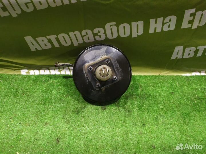 Вакуумный усилитель тормозов Renault Sandero