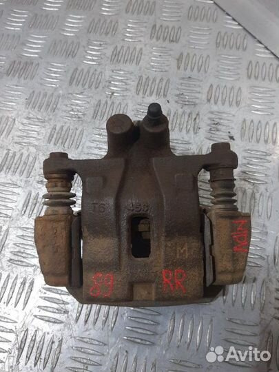 Суппорт задний правый Mazda Mpv LW AJ 2004