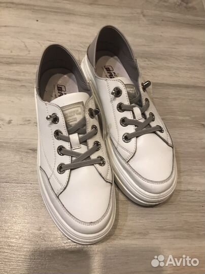 Продам кеды