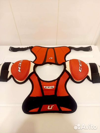 Хоккейный нагрудник и шлем хоккейный СССР