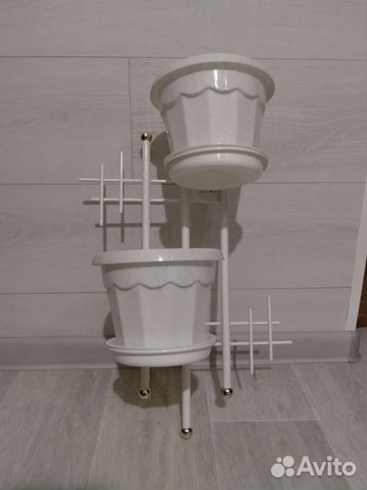 Подставка для цветов настенная