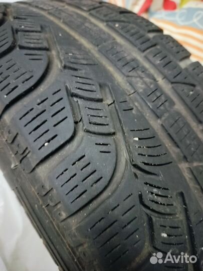 Pirelli Winter Ice Zero 215/55 R17