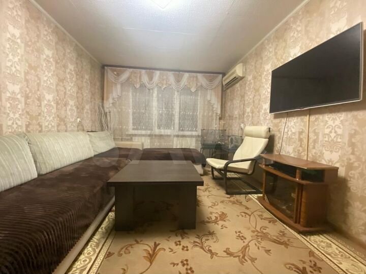 3-к. квартира, 80 м², 8/9 эт.