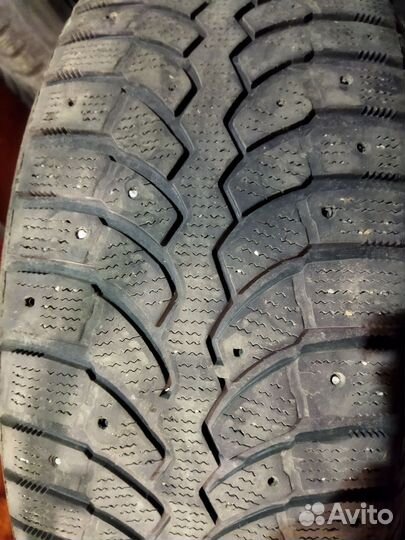 Bridgestone Blizzak Spike-01 225/60 R18 и 225/60 R18