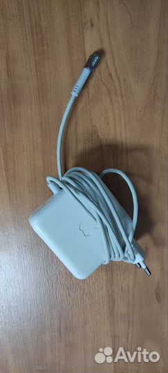 Оригинальное зарядное устройство для macbook