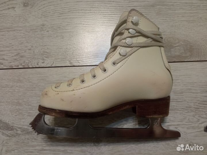 Коньки фигурные wifa 28 LL