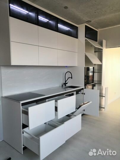 Кухня на заказ в современном стиле 22