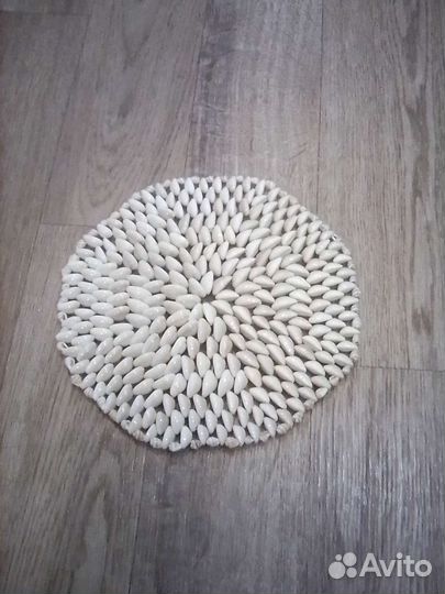 Подставка для горячего из ракушек
