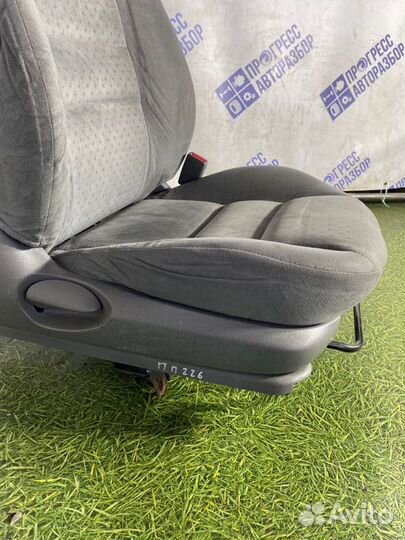 Сиденье переднее правое Mazda 6 Gg седан 1.8 L8