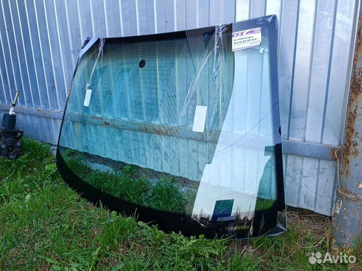 Лобовое стекло Пассат Б5