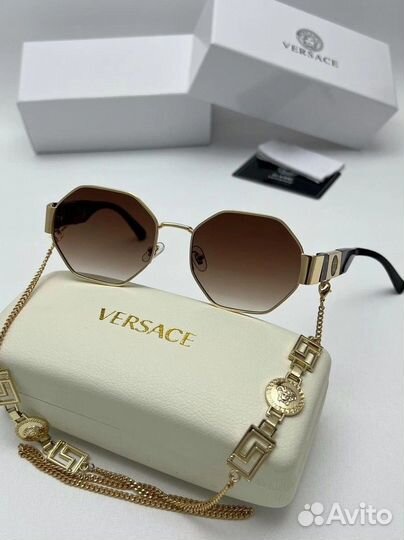 Солнцезащитные очки женские versace