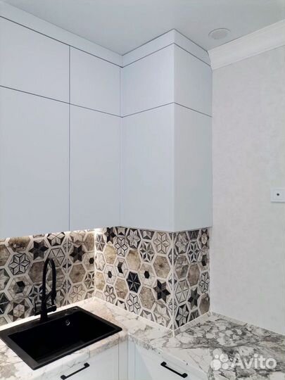 Кухня с техникой на заказ