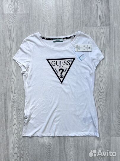 M Новая Guess Футболка