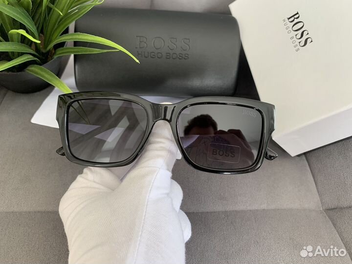 Очки Hugo Boss солнцезащитные